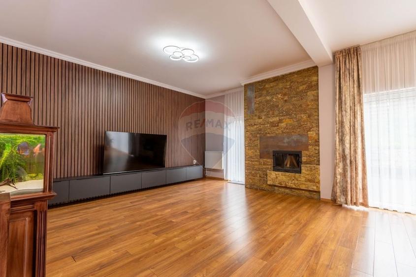 Casă individuală cu 5 camere cu Teren 445 Mp în Europa