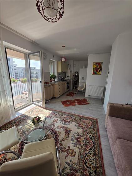 Apartament cu 2 camere decomandat, mobilat în Tractorul