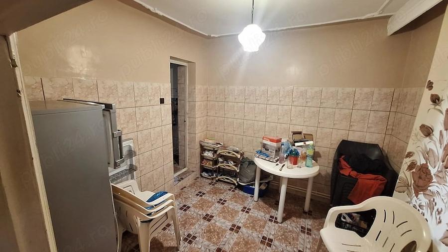 Casă cu 4 camere cu Teren 1000 Mp în Central