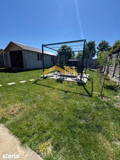 Casă cu 4 camere cu Teren 440 Mp în Sânmihaiu Român