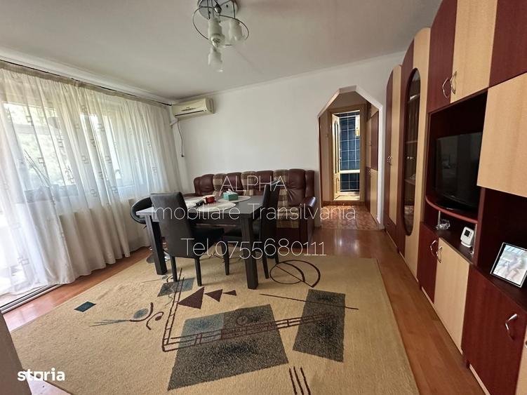 Apartament cu 3 camere semidecomandat în Central