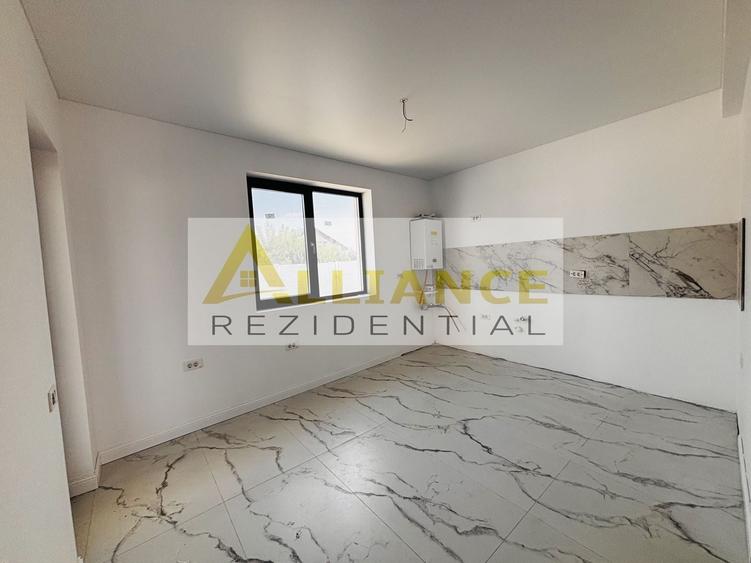 Casă individuală cu 4 camere cu Canalizare în Berceni