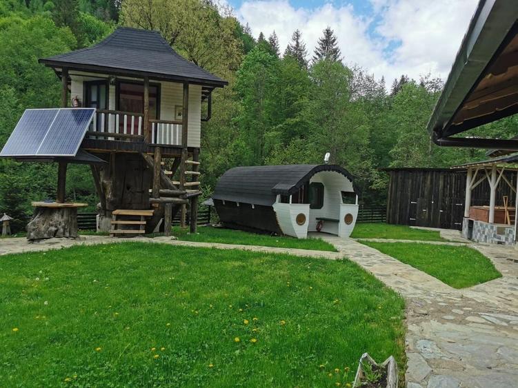 Casă individuală cu 8 camere cu Canalizare în Molid