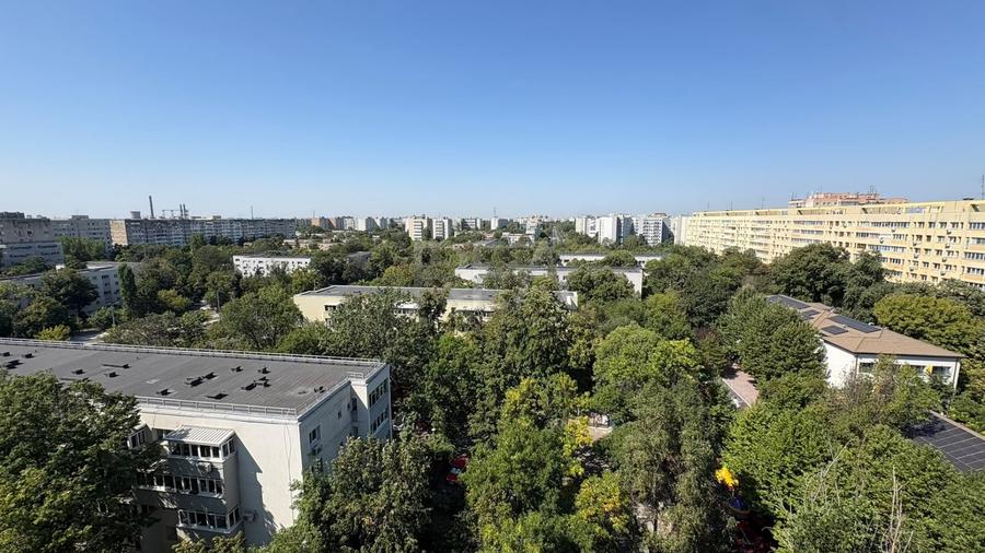 Apartament cu 2 camere decomandat în Titan