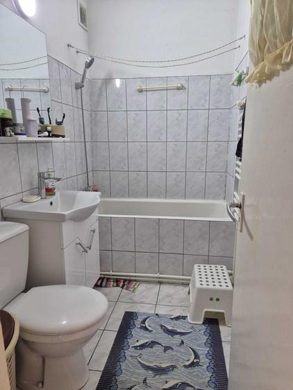 Apartament cu 2 camere semidecomandat în Sârbi