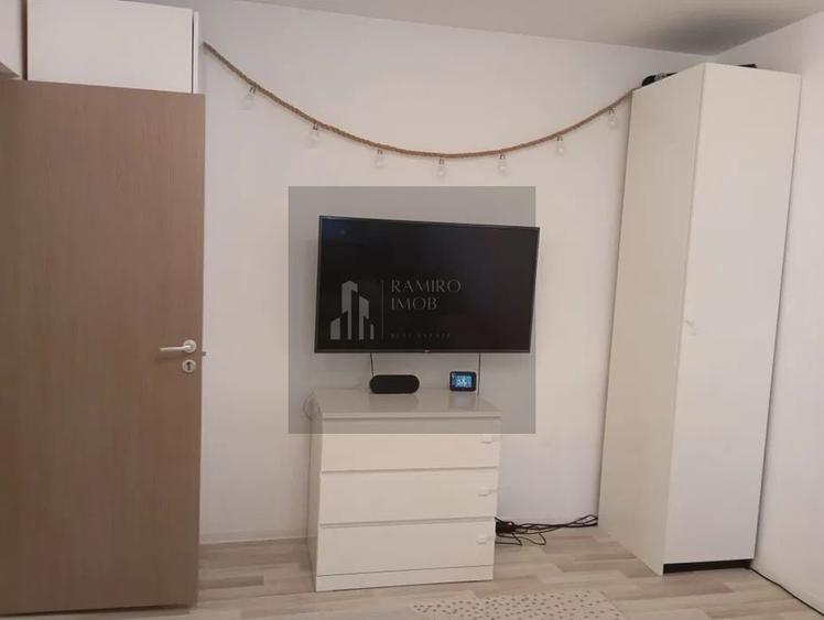 Apartament cu 3 camere decomandat, mobilat în Alexandru Obregia