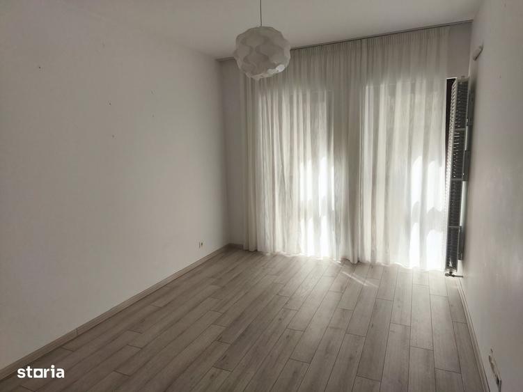 Apartament cu 4 camere în Drumul Taberei