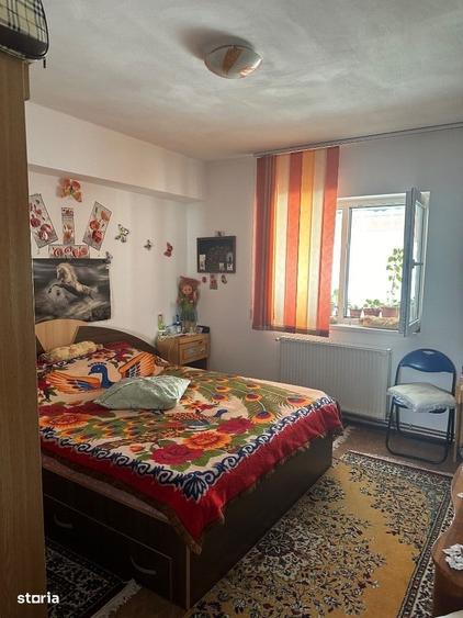 Apartament cu 4 camere decomandat în Câmpina