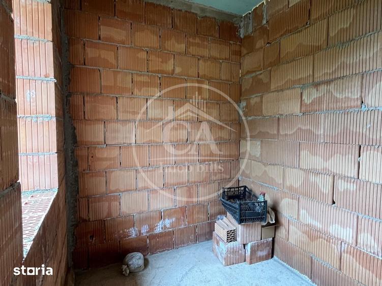 Casă cu 4 camere decomandat cu Teren 2776 Mp în Vadu Crișului