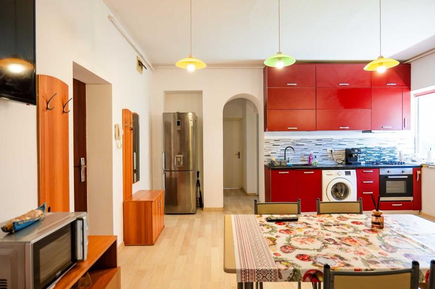 Apartament cu 2 camere decomandat în Peninsula