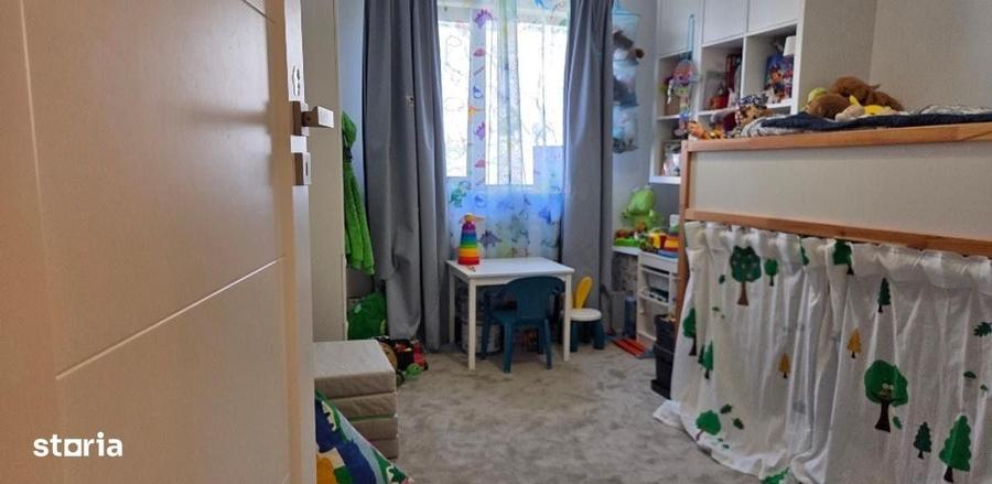 Apartament cu 3 camere decomandat în Tomis III