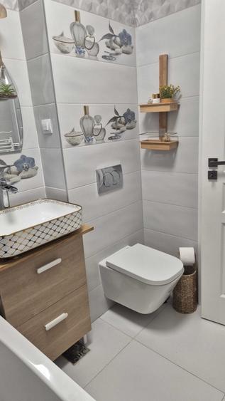 Apartament cu 3 camere semidecomandat, mobilat în Splai Bahlui