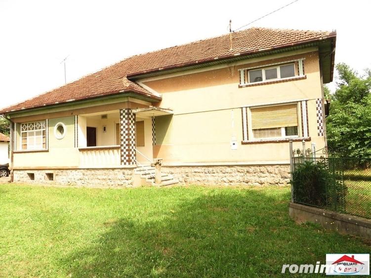 Casă cu 4 camere cu Teren 43000 Mp în Livada