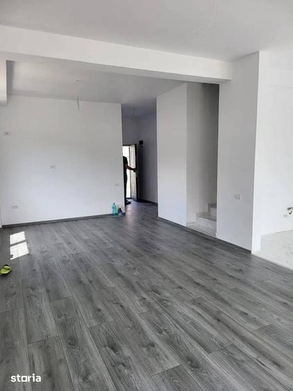 Casă cu 4 camere cu Teren 490 Mp în Corbeanca