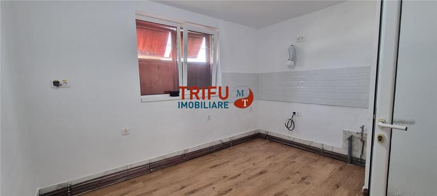 Casă individuală cu 4 camere cu Garaj în Micești