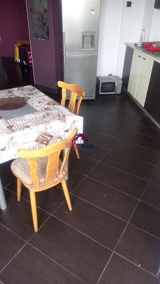 Apartament cu 3 camere semidecomandat, mobilat în Obor