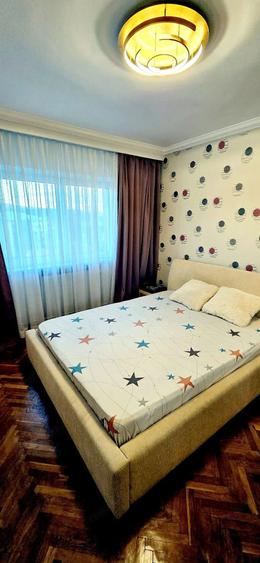 Apartament cu 4 camere decomandat în Central