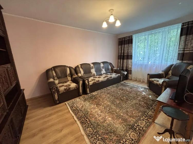 Apartament cu 4 camere decomandat în Dristor