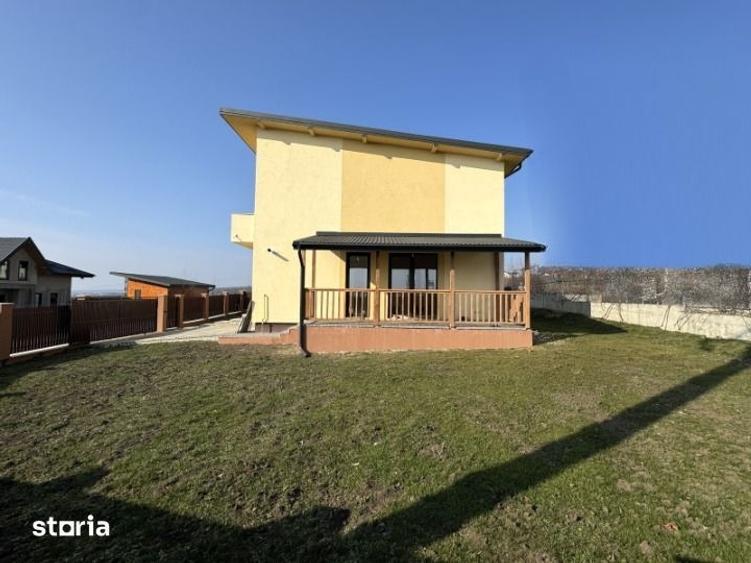 Casă cu 4 camere cu Teren 500 Mp în Valea Lupului