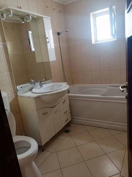 Apartament cu 2 camere decomandat în Ultimul leu