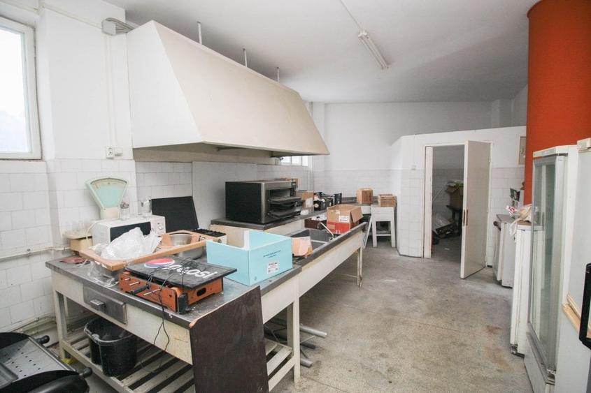 Spațiu comercial, de 1,866 mp, în Bușteni