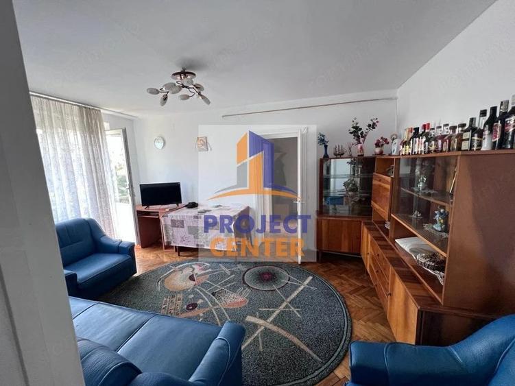 Apartament cu 2 camere semidecomandat în Craiovei