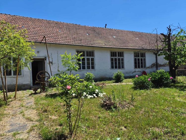 Casă cu 4 camere în Prigor