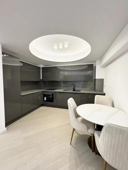 Apartament cu 3 camere semidecomandat, mobilat în Pipera