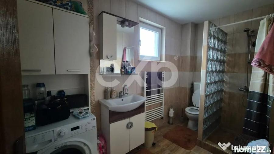 Casă cu 4 camere cu Teren 553 Mp în Hințești
