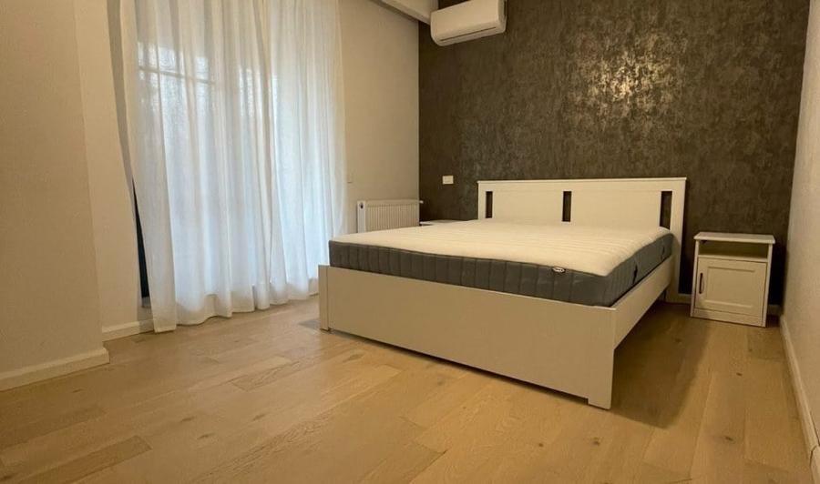 Apartament cu 3 camere în Nordului