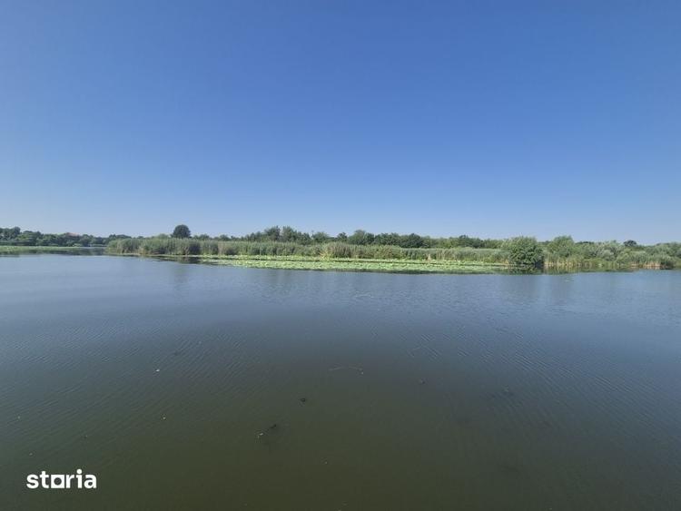 Teren de 2500 mp, în Ciolpani