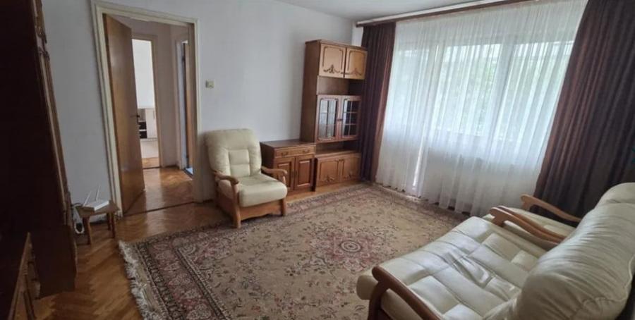 Apartament cu 2 camere semidecomandat în Centrul Civic