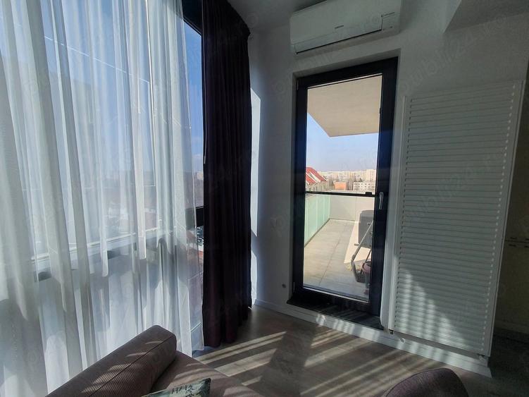 Apartament cu 3 camere decomandat în Titan