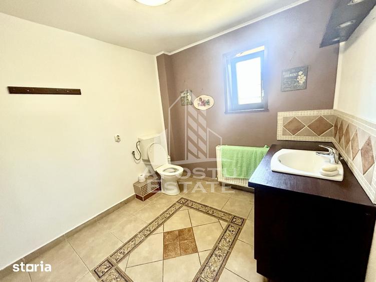 Casă cu 5 camere cu Teren 500 Mp în Sânmihaiu Român