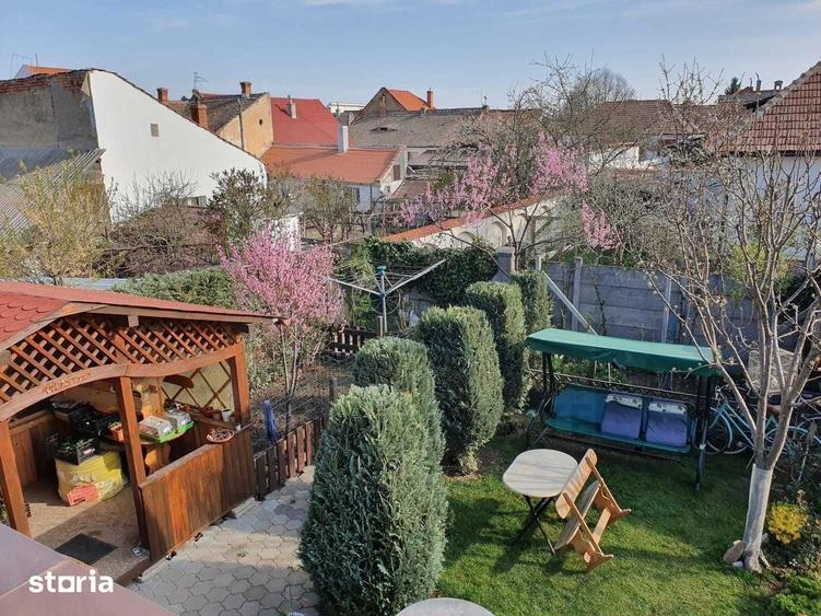 Casă cu 6 camere cu Teren 336 Mp în Ștrand