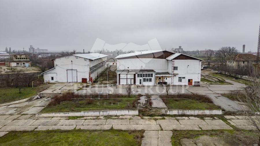 Spațiu industrial, de 1,000 mp, în Central