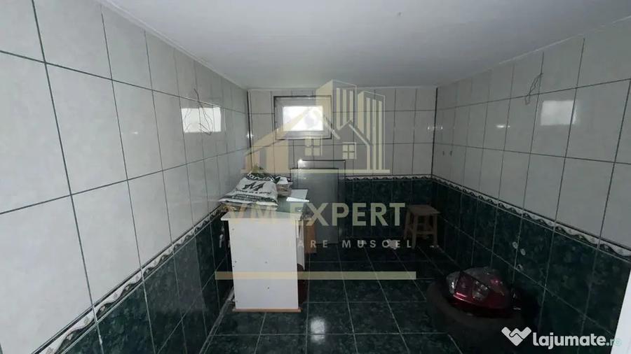 Casă cu 4 camere cu Teren 1000 Mp în Albești