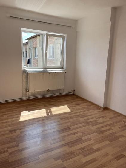 Garsonieră decomandată în Exterior Vest