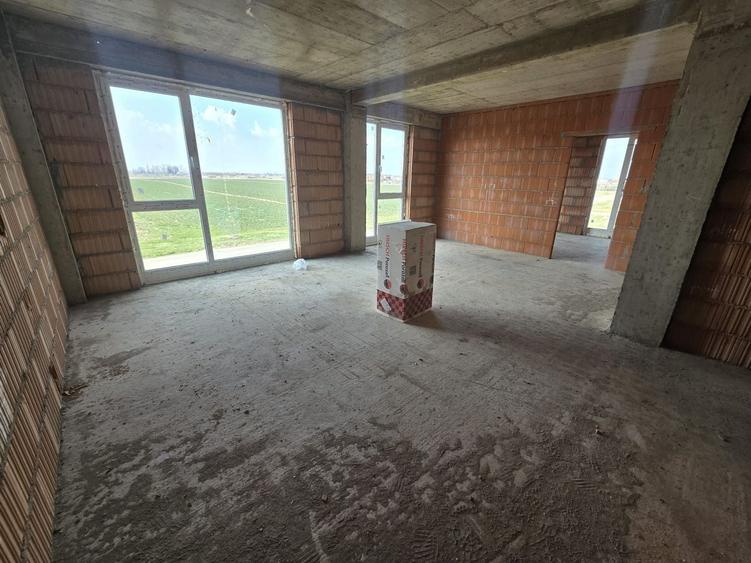 Apartament cu 2 camere semidecomandat în Moșnița Nouă