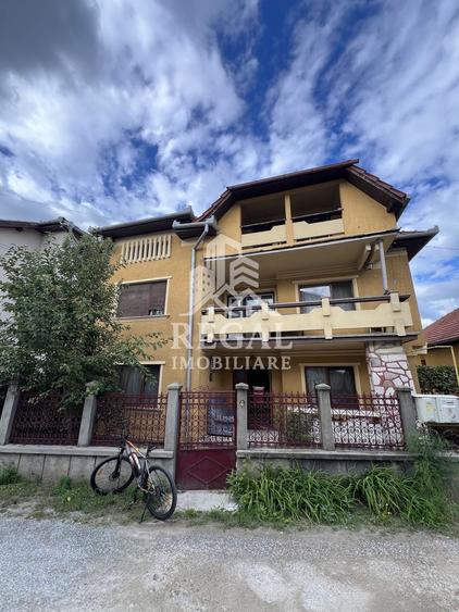 Casă individuală cu 3 camere cu Canalizare în Central