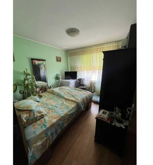 Apartament cu 4 camere semidecomandat în Rahova