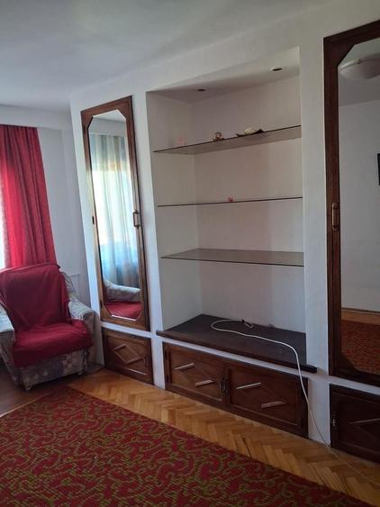 Apartament cu 2 camere decomandat în Bucovina