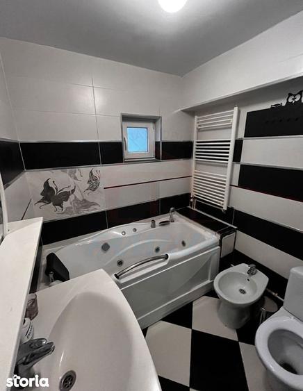 Apartament cu 2 camere în Micro 20