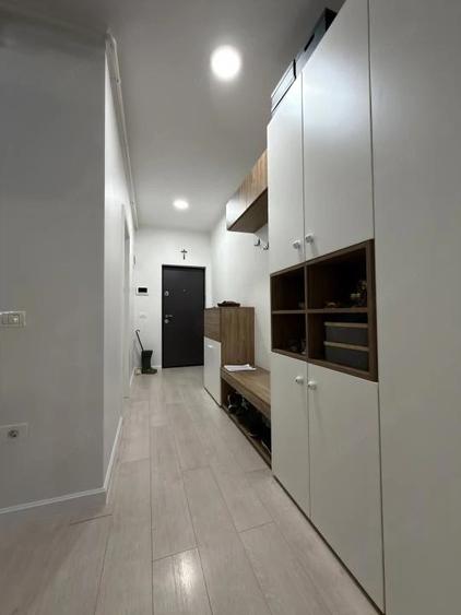 Apartament cu 2 camere semidecomandat, mobilat în Dumbrăvița