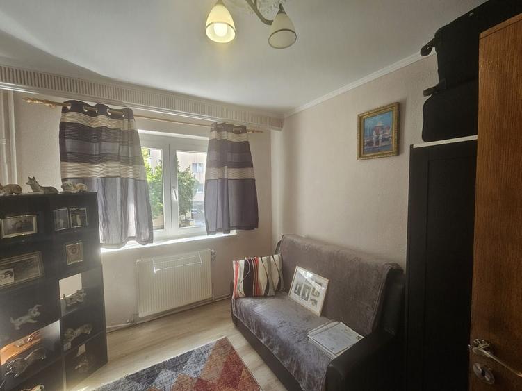 Apartament cu 4 camere decomandat în Exercițiu