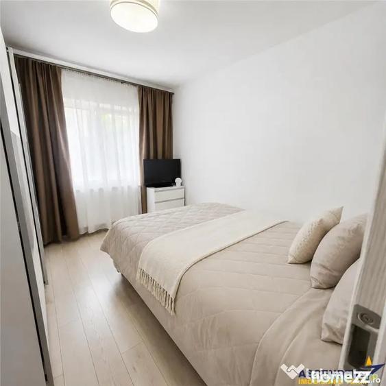 Apartament cu 3 camere decomandat în Vest