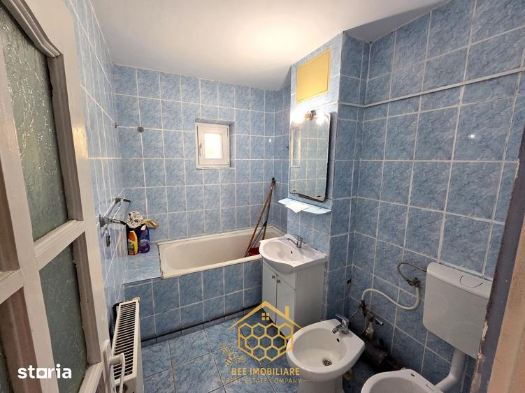 Apartament cu 3 camere decomandat în 1 Mai