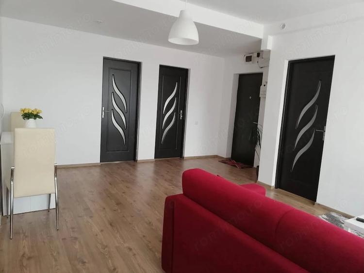 Apartament cu 3 camere decomandat în Drumul Carului