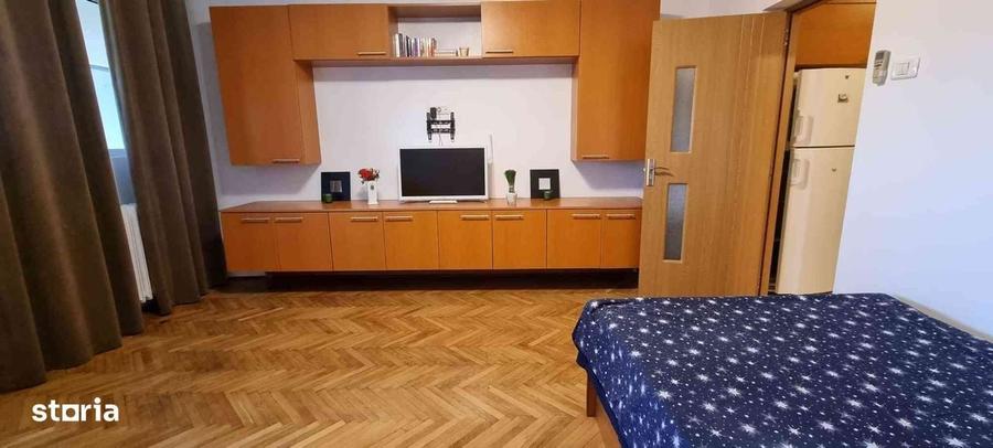 Garsonieră în Pajura