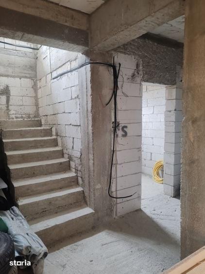 Casă cu 4 camere cu Teren 1380 Mp în Brazi
